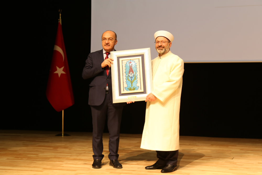 Diyanet İşleri Başkanı Erbaş Üniversitemizde Konuştu