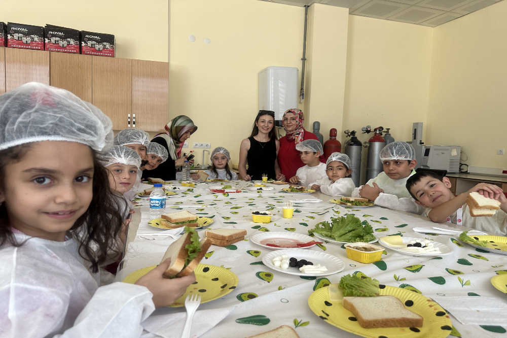 Çocuk Üniversitesi Açıldı, İlk Öğrencilerini Aldı 