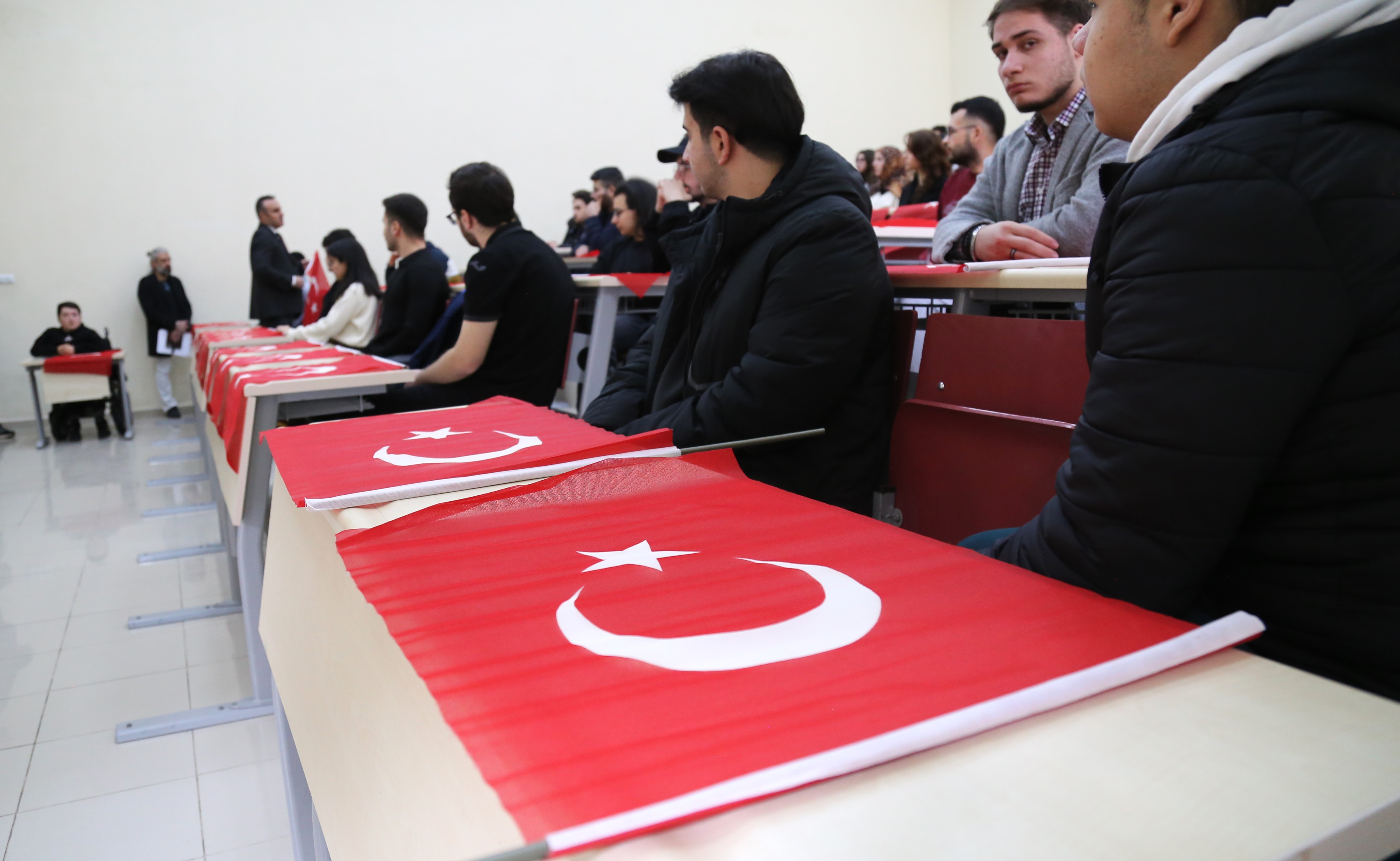 Bahar Yarıyılına Türk Bayrağı Bilinciyle Başlandı